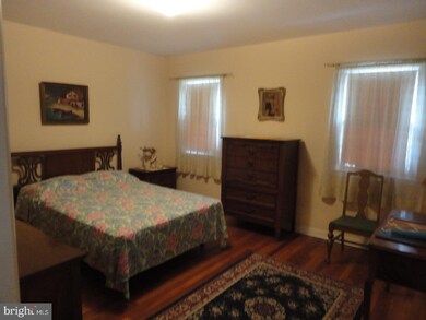 121 Lee Cir, Bryn Mawr, PA 19010 - photo 6