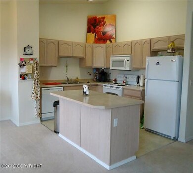 Kitchen & breakfast bar