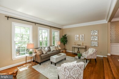 9479 Turnberry Dr, Potomac, MD 20854 - photo 4