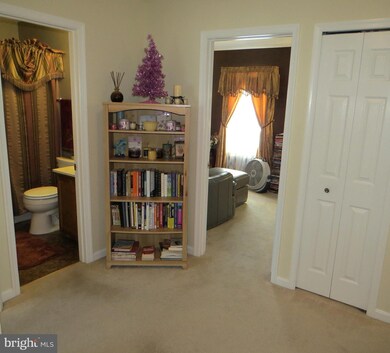 7105 Willow Hill Dr, Capitol Heights, MD 20743 - photo 5