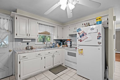 144 Hoxsie Ave, Warwick, RI 02889 - photo 4