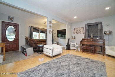298 Brighton Ave, Staten Island, NY 10301 - photo 4