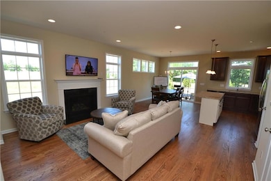 2225 Huntington Ln unit 45, Easton, PA 18040 - photo 2