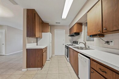 2462 Sherwood Forest Blvd, West Palm Beach, FL 33415 - photo 4