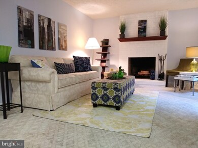 9907 Breezy Knoll Ct, Lanham, MD 20706 - photo 3