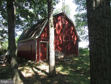 1735 Shatzer Rd, Chambersburg, PA 17201 - photo 7