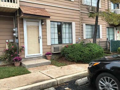 53 Gardenia Ln unit 5, Staten Island, NY 10314 - photo 2