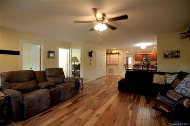 55 Chestnut Ln unit 40, Hendersonville, NC 28792 - photo 6