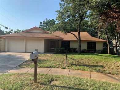 608 Ridgewood Cir, Hurst, TX 76054 - photo 2