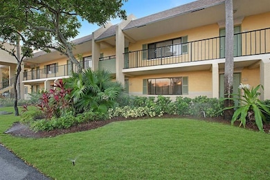 1012 Meadows Cir unit 12, Boynton Beach, FL 33436 - photo 5