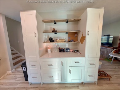 749 Grandview Ave, Point Pleasant, WV 25550 - photo 7