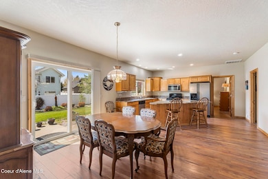 Inviting Dining & Open Kitchen
