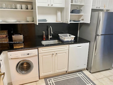 The Wave unit 828, Hollywood, FL 33019 - photo 7