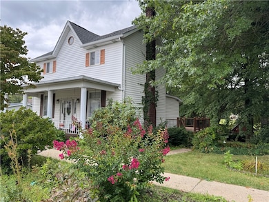 913 W 1st Ave, Derry, PA 15627 - photo 2