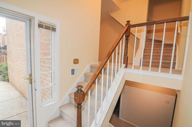 10691 High Beam Ct, Columbia, MD 21044 - photo 5