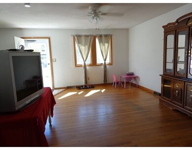 106 Glenmore St, Springfield, MA 01129 - photo 3