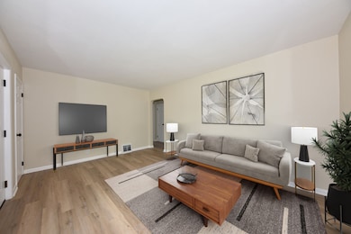 N84W16544 Ann Ave, Menomonee Falls, WI 53051 - photo 3