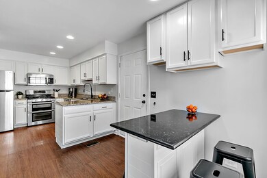 140 Huntington St unit 23C, Lake Bluff, IL 60044 - photo 5