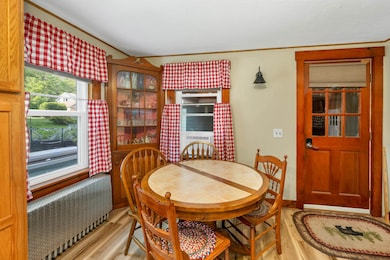 23 Oakes St, North Woodstock, NH 03262 - photo 5