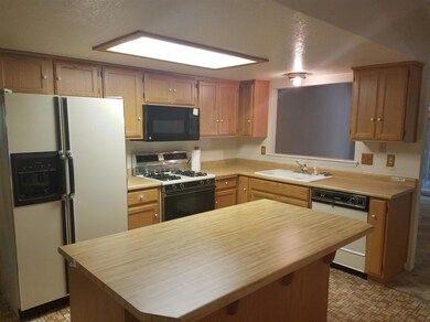 878 Deodara Ct, Grants Pass, OR 97527 - photo 5