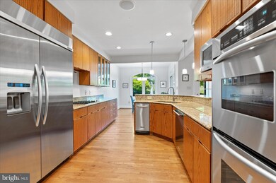 9425 Turnberry Dr, Potomac, MD 20854 - photo 7