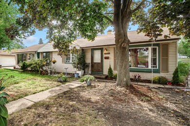 8772 S Kolmar Ave, Hometown, IL 60456 - photo 3