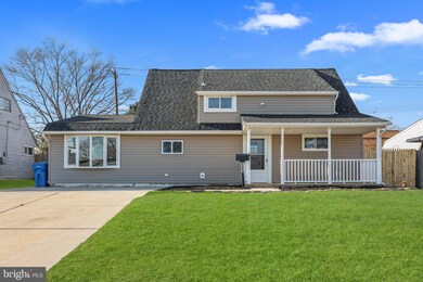 121 Goldengate Rd, Levittown, PA 19057 - photo 2