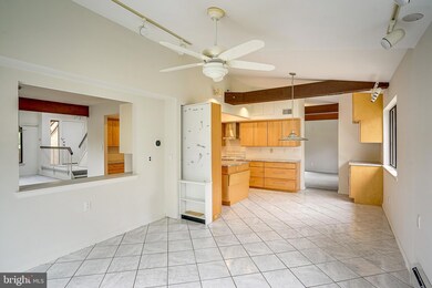 5401 Sideburn Rd, Fairfax, VA 22032 - photo 4