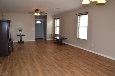 Living Rm0045