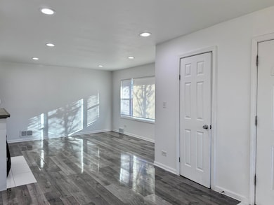 1125 Wadsworth Ave unit A, North Chicago, IL 60064 - photo 4