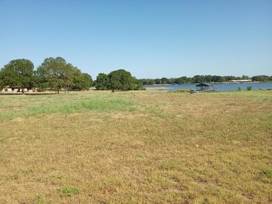1901 Lakeside Dr, Bonham, TX 75418 - photo 2