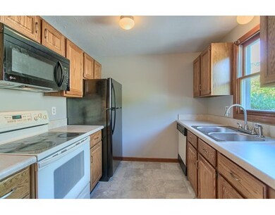 81 Pennacook Dr, Leominster, MA 01453 - photo 5