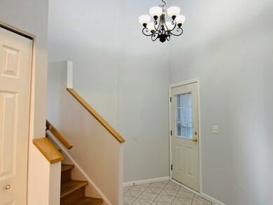 872 Creekview Ln, Lake In the Hills, IL 60156 - photo 2