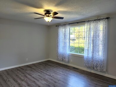 4770 Dalke Ct NE, Salem, OR 97305 - photo 3