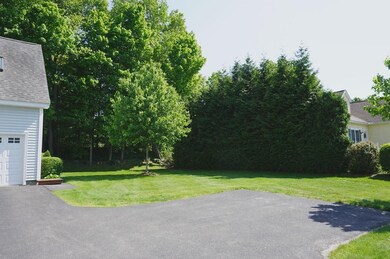 13 Railroad St unit 13, Pepperell, MA 01463 - photo 3