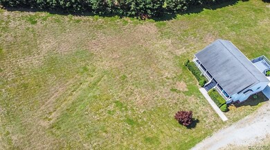 203 Pond Dr, Dunnsville, VA 22454 - photo 5