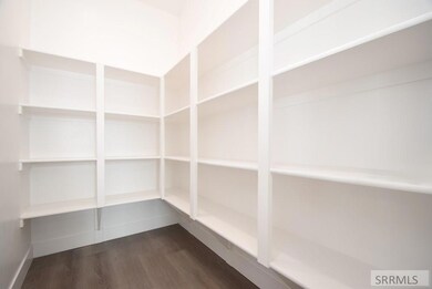 Walk-In Pantry