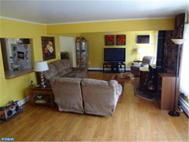 16 River Ln, Levittown, PA 19055 - photo 4