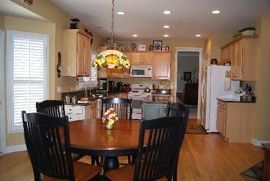 376 Johnson Woods Dr, Batavia, IL 60510 - photo 7