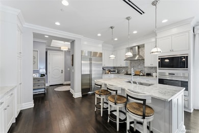 Ritz-Carlton Residences unit 5103, North Hills, NY 11040 - photo 5