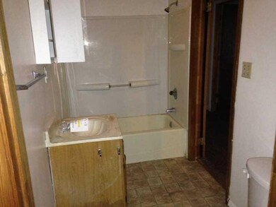 2724 Central Ave, Anderson, IN 46016 - photo 2