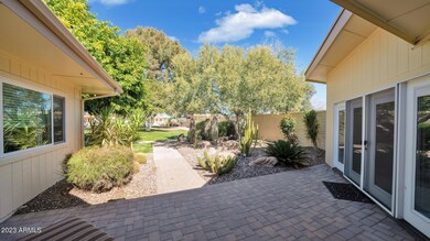 13427 107th - 06Courtyard