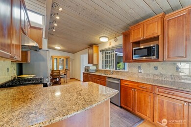 4026 Island Crest Way, Mercer Island, WA 98040 - photo 5