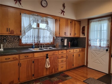 36 E Grant St, Latrobe, PA 15650 - photo 7