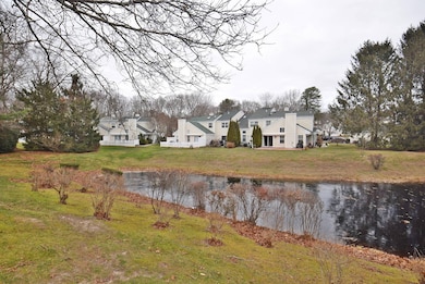 82 Fox Ct, Manorville, NY 11949 - photo 4