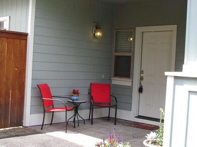 1255 NW 18th St, Redmond, OR 97756 - photo 2