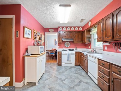 6017 Wheeler Ln, Broad Run, VA 20137 - photo 6