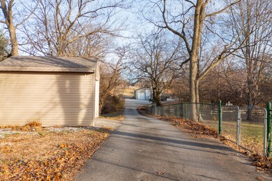 308 N Hightower Ave, Nixa, MO 65714 - photo 2