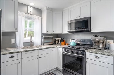 23 Curtis St, Warwick, RI 02889 - photo 3