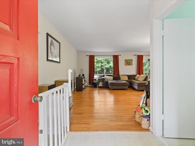 1928 Hull Rd, Vienna, VA 22182 - photo 4